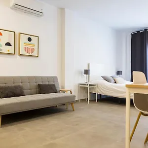 https://apartamento-malaga-marmoles-1.hotelsinnerja.org